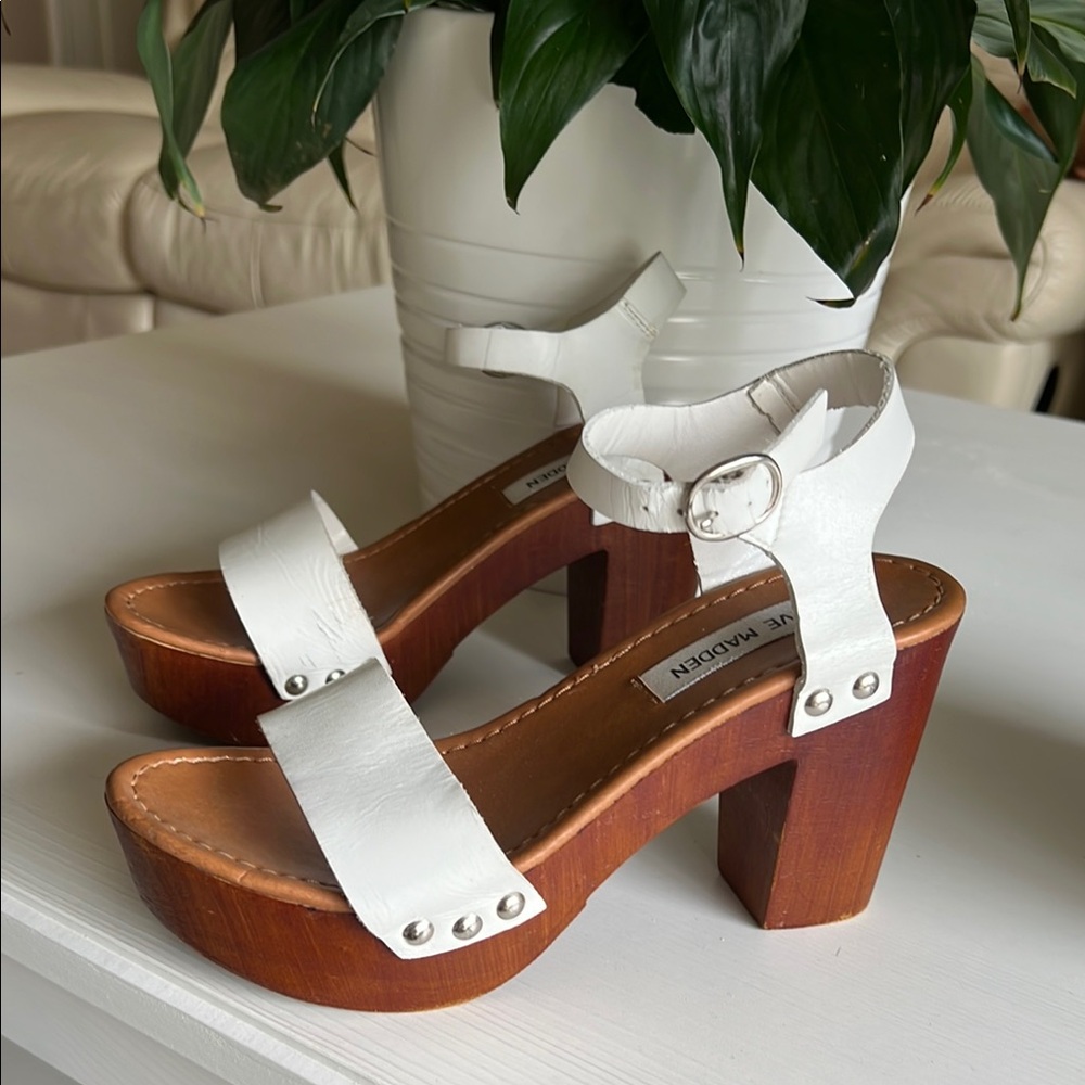 Steve Madden White and Brown Platform Sandals